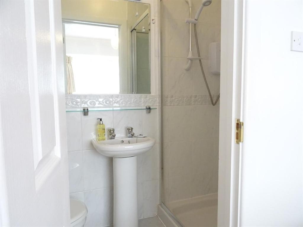 ฮันนี่ ลอดจ์ Bed & Breakfast Broadstone ภายนอก รูปภาพ