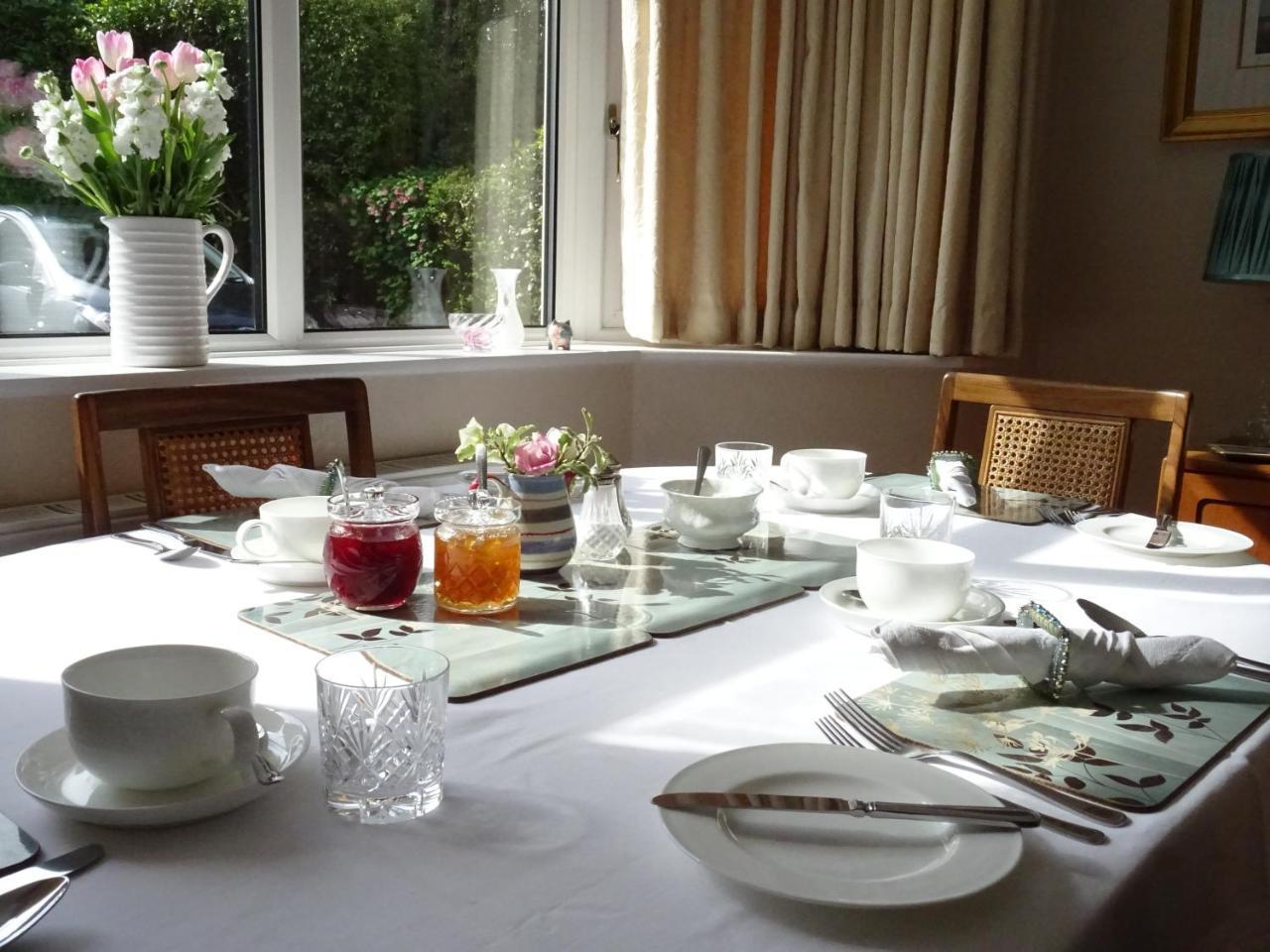 ฮันนี่ ลอดจ์ Bed & Breakfast Broadstone ภายนอก รูปภาพ